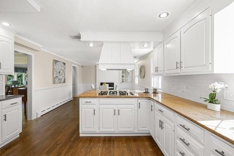 115 Dascomb Rd, Andover, MA 01810 photo 12
