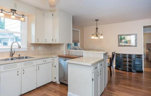 228 Redlands St, Springfield, MA 01104 photo 5
