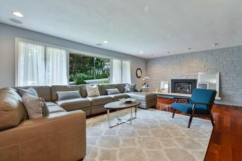 44 Barbara Ln, Milton, MA 02186 photo 3