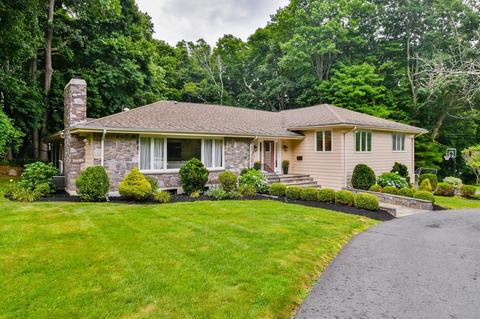 44 Barbara Ln, Milton, MA 02186 photo 1