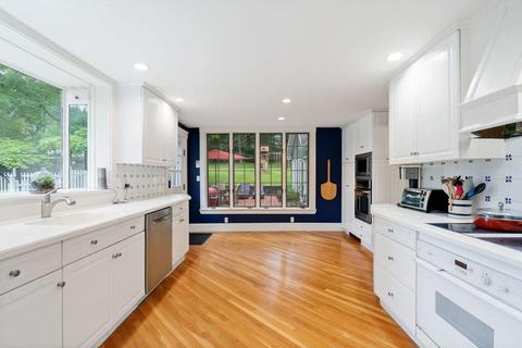 20 Norfolk St, Needham, MA 02492 photo 12
