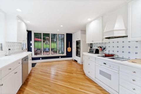 20 Norfolk St, Needham, MA 02492 photo 10