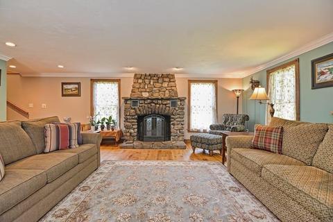 1 Taft Ave, Mendon, MA 01756 photo 11