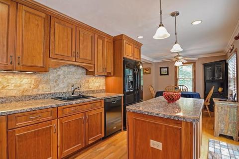 1 Taft Ave, Mendon, MA 01756 photo 18