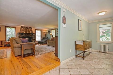 1 Taft Ave, Mendon, MA 01756 photo 10