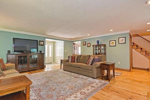 1 Taft Ave, Mendon, MA 01756 photo 13