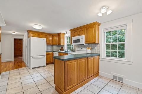 1 Franklin Ter, Reading, MA 01867 photo 9