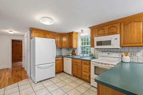 1 Franklin Ter, Reading, MA 01867 photo 11
