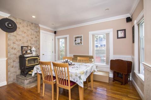 6 Oak St, Gloucester, MA 01930 photo 8