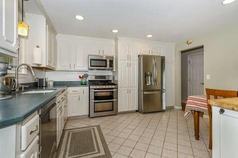 111 Capper Dr, Canton, MA 02021 photo 6