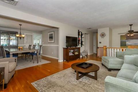 111 Capper Dr, Canton, MA 02021 photo 4
