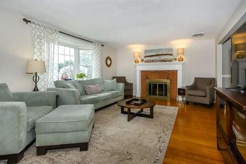 111 Capper Dr, Canton, MA 02021 photo 2