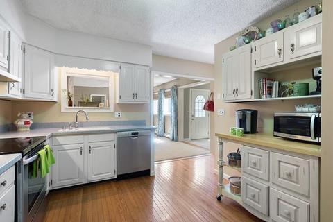 14 Pine Ridge Dr, Ayer, MA 01432 photo 8