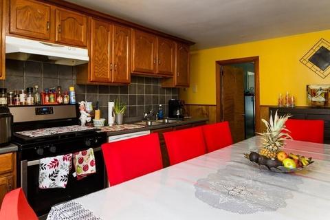 610 County St, Fall River, MA 02723 photo 8