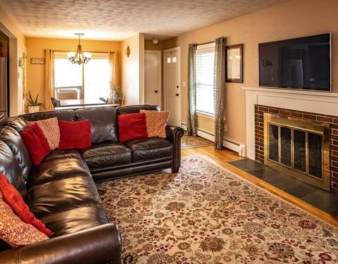 24 Pleasant St, Upton, MA 01568 photo 5