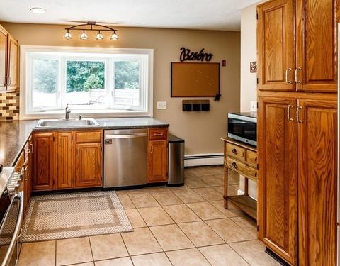 24 Pleasant St, Upton, MA 01568 photo 9