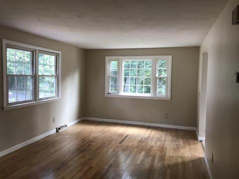 90 Walsh St, Springfield, MA 01109 photo 4