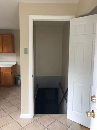 90 Walsh St, Springfield, MA 01109 photo 8