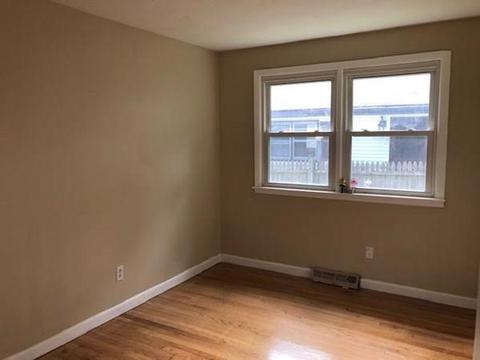 90 Walsh St, Springfield, MA 01109 photo 15
