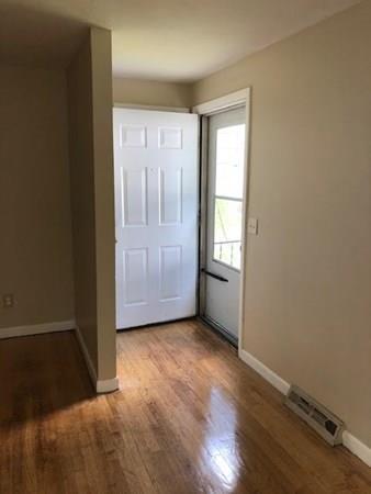 90 Walsh St, Springfield, MA 01109 photo 5