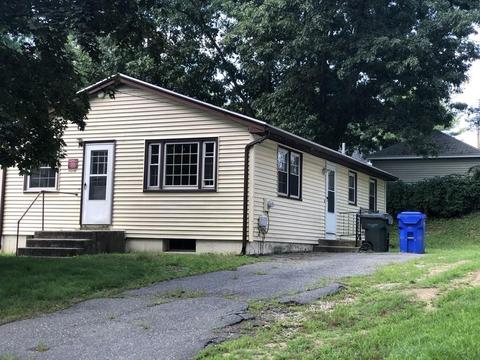 90 Walsh St, Springfield, MA 01109 photo 2