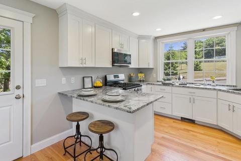 65 Longfellow Rd, Reading, MA 01867 photo 8