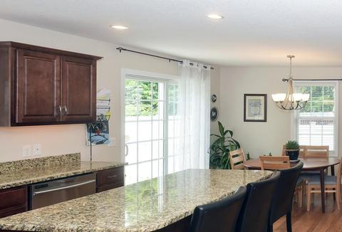 146 Naismith St, Springfield, MA 01104 photo 4