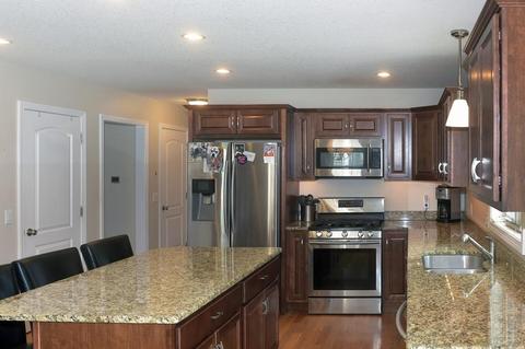 146 Naismith St, Springfield, MA 01104 photo 2