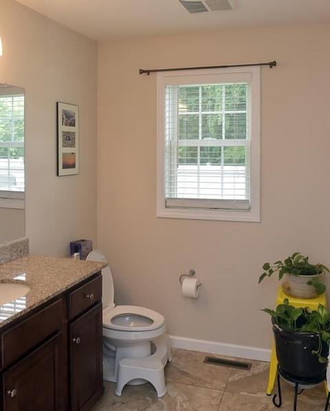 146 Naismith St, Springfield, MA 01104 photo 9