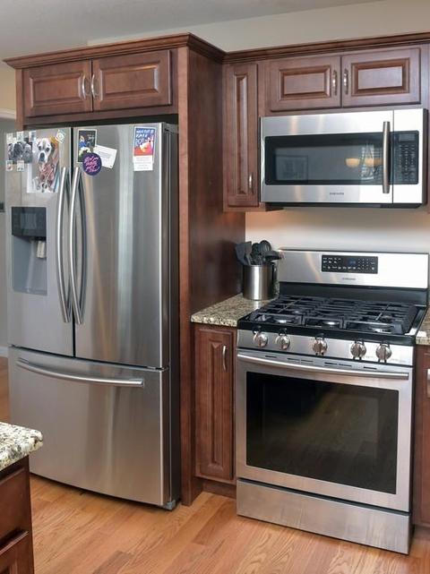 146 Naismith St, Springfield, MA 01104 photo 3