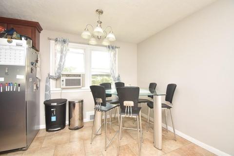 32 Garcia St, Springfield, MA 01129 photo 10