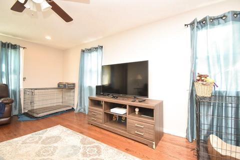 32 Garcia St, Springfield, MA 01129 photo 7