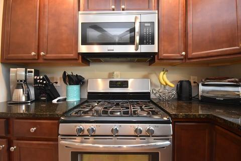 32 Garcia St, Springfield, MA 01129 photo 5