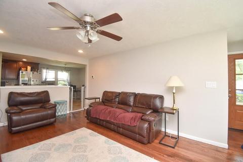 32 Garcia St, Springfield, MA 01129 photo 9