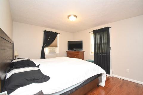 32 Garcia St, Springfield, MA 01129 photo 12