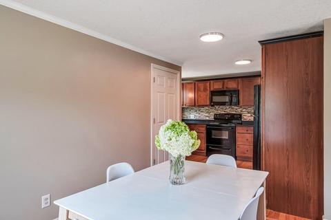92 Louis Rd, Springfield, MA 01118 photo 5