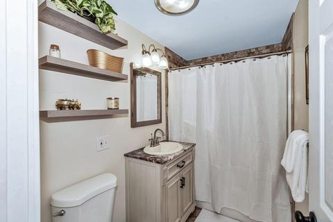92 Louis Rd, Springfield, MA 01118 photo 8