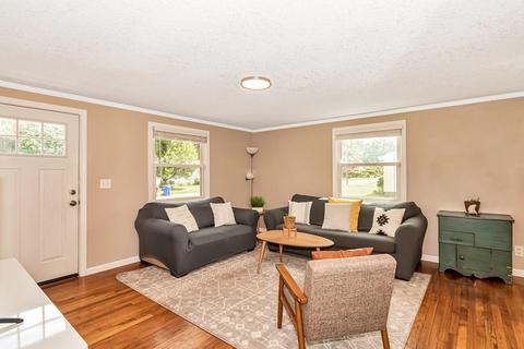 92 Louis Rd, Springfield, MA 01118 photo 2