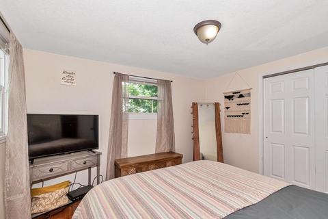 92 Louis Rd, Springfield, MA 01118 photo 14