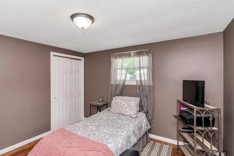 92 Louis Rd, Springfield, MA 01118 photo 10