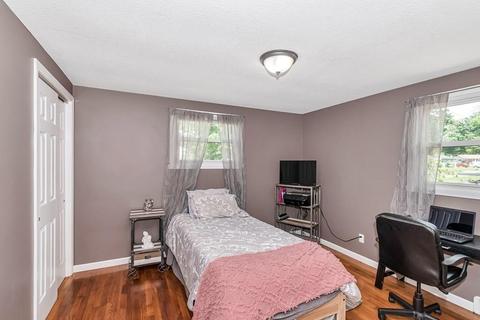 92 Louis Rd, Springfield, MA 01118 photo 11