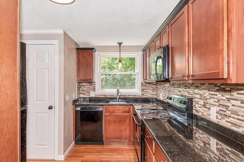 92 Louis Rd, Springfield, MA 01118 photo 6