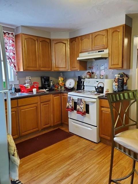 20 Elm St, Webster, MA 01570 photo 4