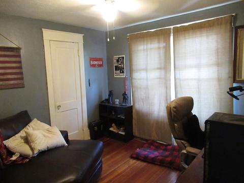 104 Rollins St, Springfield, MA 01109 photo 8