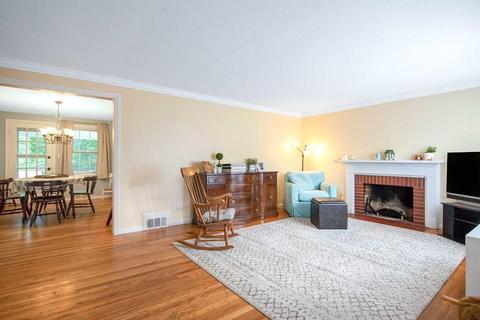 15 Redstone Dr, Springfield, MA 01118 photo 9