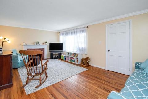 15 Redstone Dr, Springfield, MA 01118 photo 12