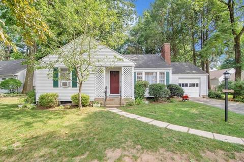 15 Redstone Dr, Springfield, MA 01118 photo 2