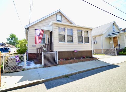 10 Oak Ter, Everett, MA 02149 photo 1