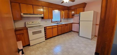 61 Greaney St, Springfield, MA 01104 photo 6