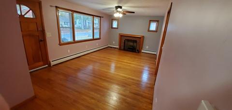 61 Greaney St, Springfield, MA 01104 photo 10